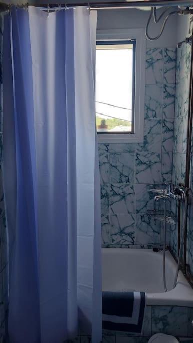 Colorful 2-Bedroom House In Gaios Luaran gambar